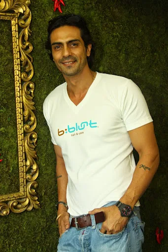 Arjun-Rampal-Hot-Photo