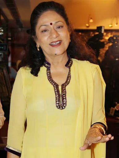 Aruna-Irani-Hot-Bikini-Image-Gallery