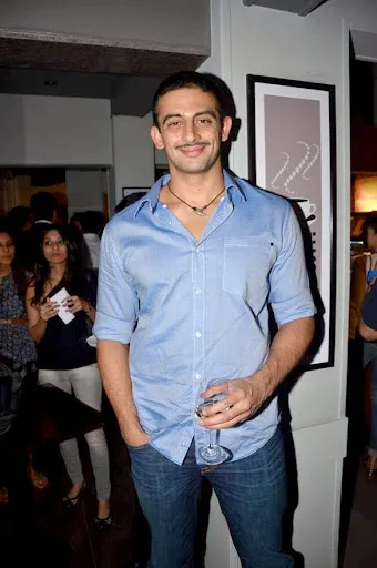 Arunoday Singh Hot Scenes Shirtless Body Pics