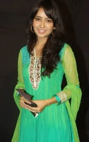 Asha-Negi-Hot-Bikini-Wallpaper