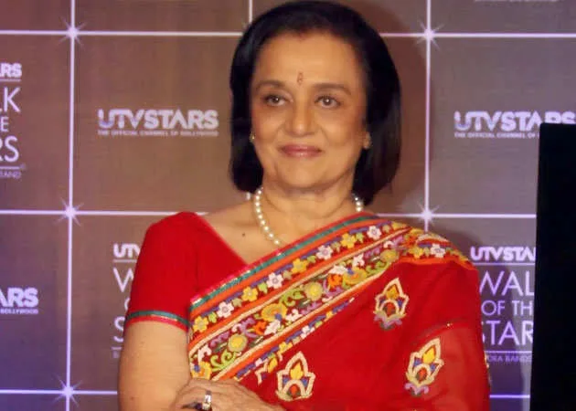 Asha-Parekh-Hot-Bikini-Pics