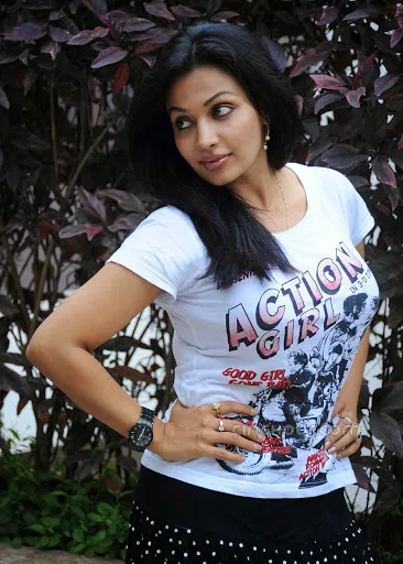 Asha-Saini-Hot-Bikini-Pics