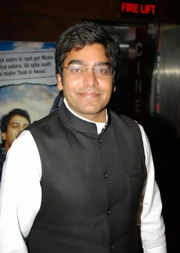 Ashutosh Rana Hot Scene Shirtless Body Images