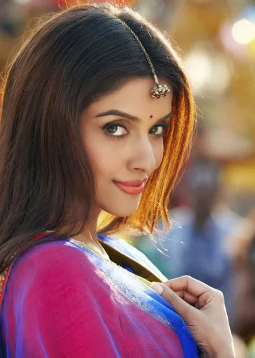 Asin-Thottumkal-Hot-Bikini-Wallpaper