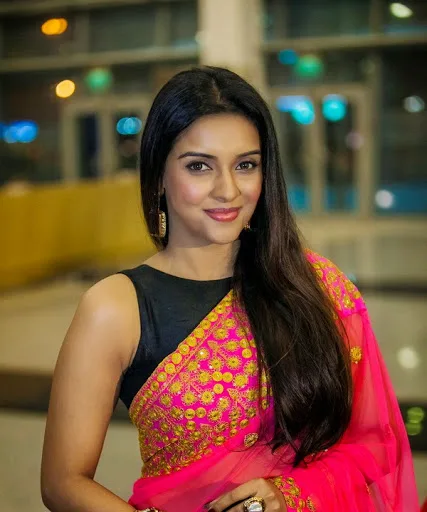 Asin-Thottumkal-Hot-Bikini-Pics