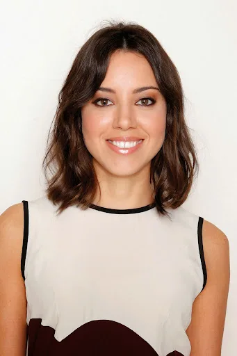 Aubrey Plaza Hot Sexy Bikini Image Gallery, Images, Photos, Stills, Pics