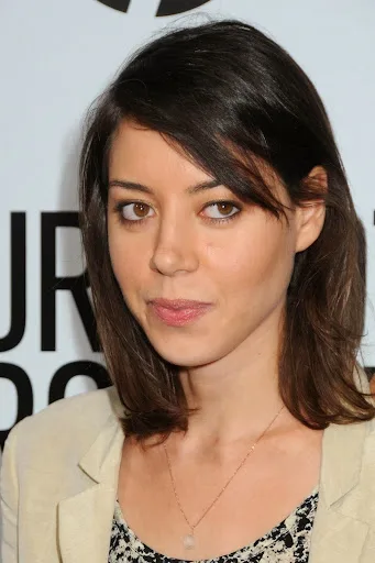 Aubrey Plaza Hot Sexy Bikini Wallpaper