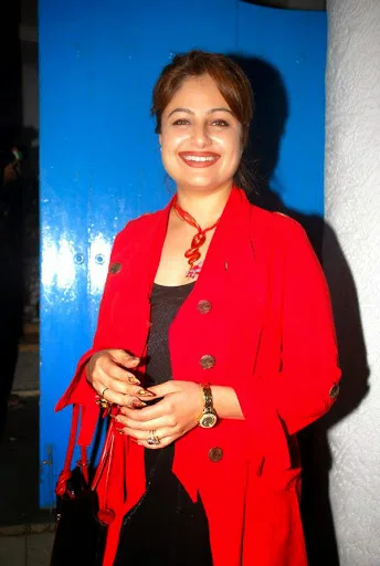 Ayesha-Jhulka-Hot-Bikini-Pic