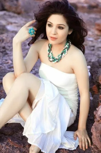 Ayesha Omar Hot Sexy Bikini Pic