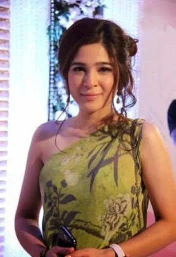 Ayesha Omar Hot Sexy Bikini Pictures