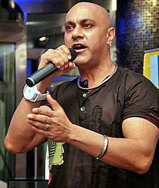 Baba-Sehgal-Hot-Photo