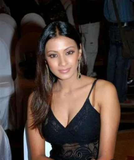 Barkha-Bisht-Sengupta-Hot-Bikini-Photos