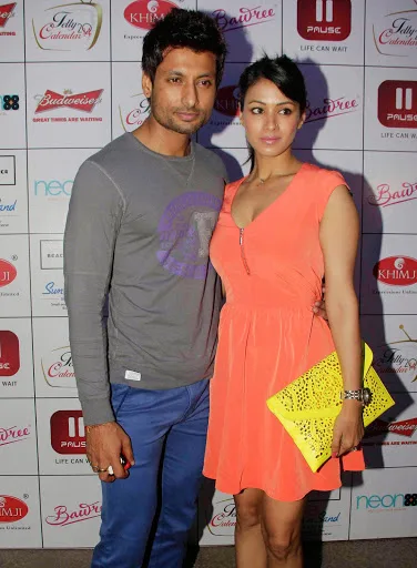 Barkha-Bisht-Sengupta-Hot-Bikini-Still
