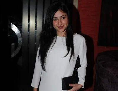 Benaf-Dadachanji-Hot-Bikni-Pics