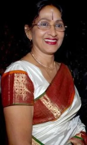 Bharathi Vishnuvardhan Hot Bikini Image Gallery, Images, Photos