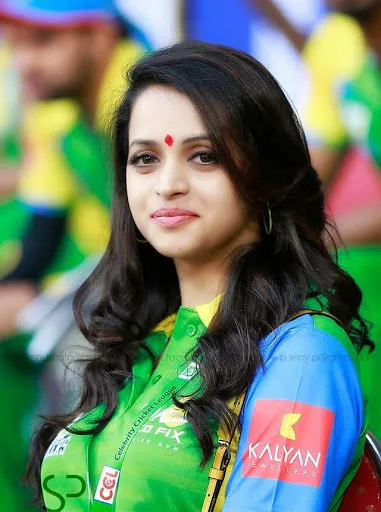 Bhavana-Hot-Naval-Images
