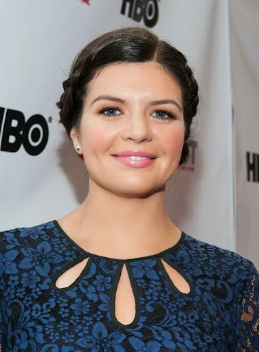 Casey Wilson Hot Sexy Bikini Image Gallery
