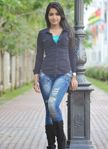 Catherine-Tresa-Hot-Pictures