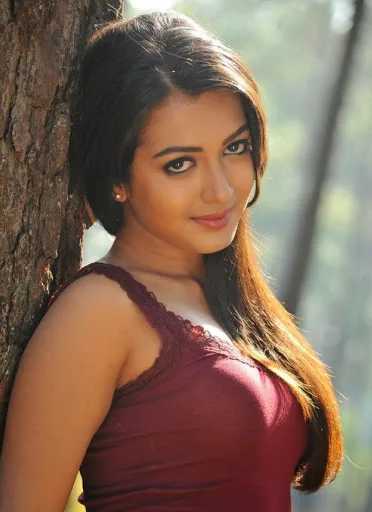 Catherine-Tresa-Hot-Bikini-Photo