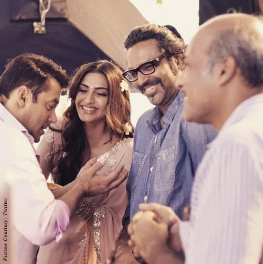 Check Out A New Photo  From The Sets of ‘Prem Ratan Dhan Payo’