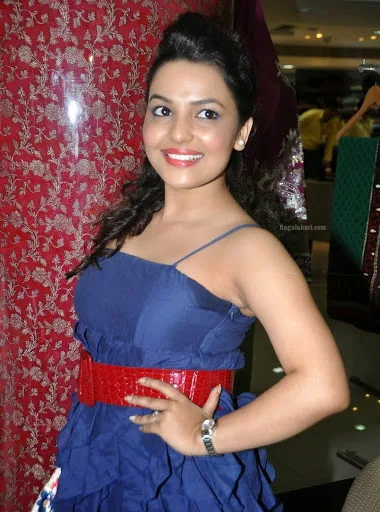 Chitrashi-Rawat-Hot-Naval-Images