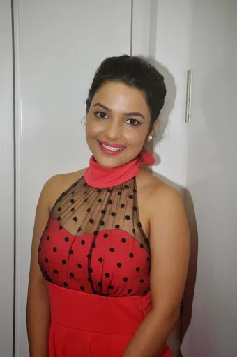 Chitrashi-Rawat-Hot-Bikini-Photos