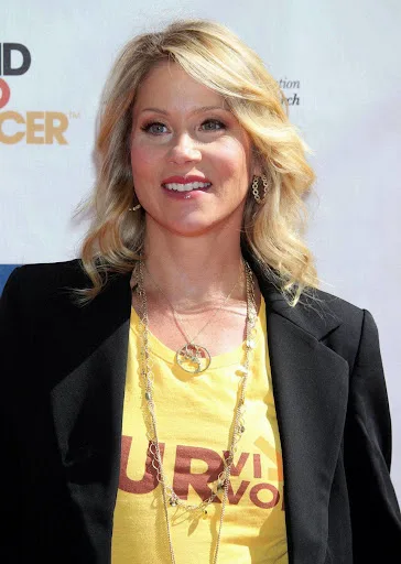 Christina Applegate Hot Sexy Bikini Images, Photos, Pics