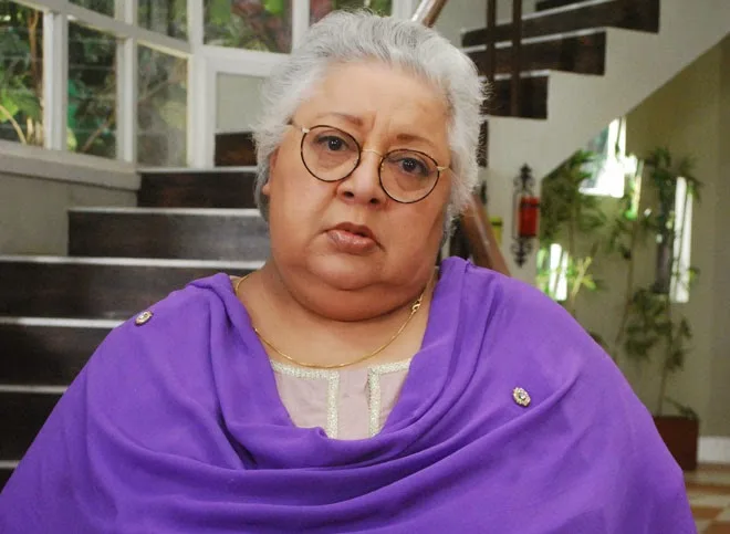 Daisy Irani Hot Bikini Image Gallery, Images, Photos, Pics