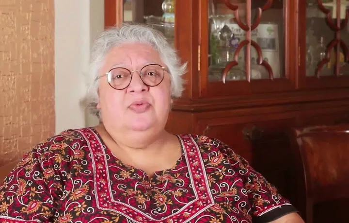 Daisy-Irani-Hot-Bikini-Photo