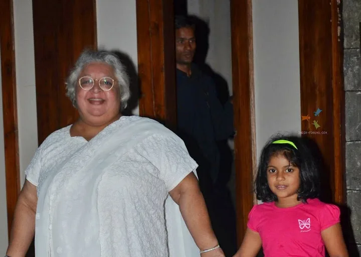 Daisy-Irani-Hot-Bikini-Pictures