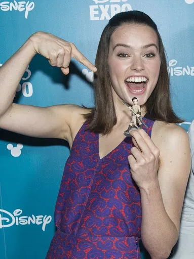 Daisy-Ridley-Hot-Bikini-Image