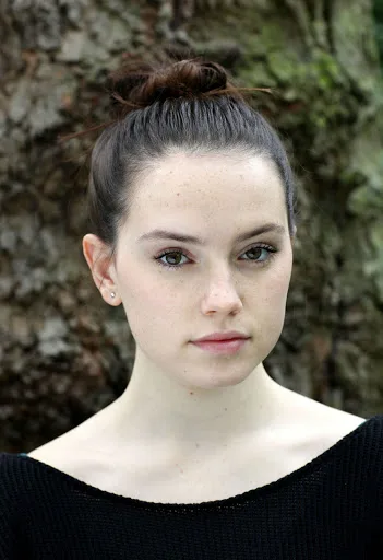 Daisy-Ridley-Hot-Bikini-Images