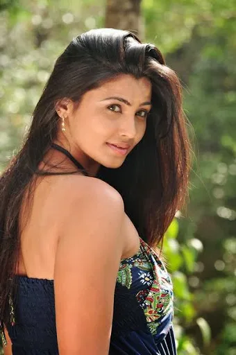 Daisy Shah Hot Bikini Image Gallery, Images, Photos, Stills, Pics