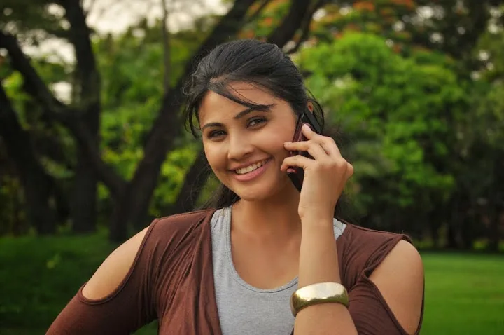 Daisy Shah Hot Bikini Pics