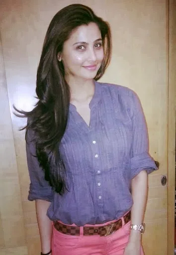 Daisy Shah Hot Bikini Pictures