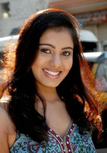 Deepa-Sannidhi-Hot-Bra-Images