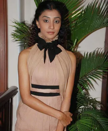 Deepal-Shaw-Hot-Bikini-Pictures