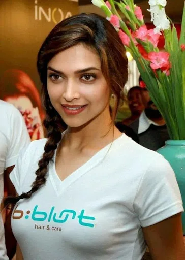 Deepika Padukone Hot Sexy Bikini Photos