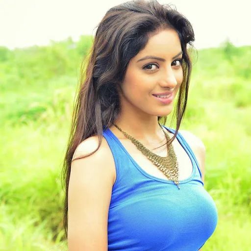 Deepika-Singh-Hot-Bikini-Wallpapers