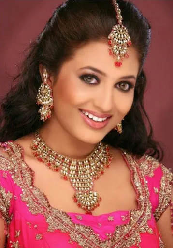 Devika-Hot-Bikini-Wallpaper