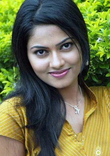 Devika-Hot-Bikini-Photos