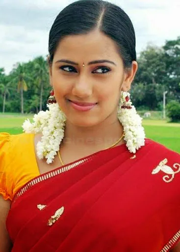 Devika-Hot-Bikini-Pics
