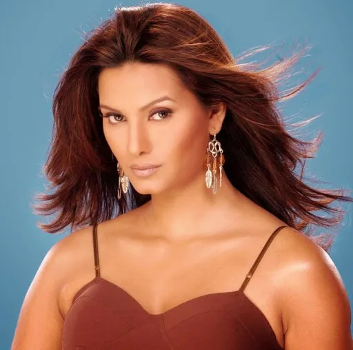 Diana-Hayden-Hot-Bikini-Pictures