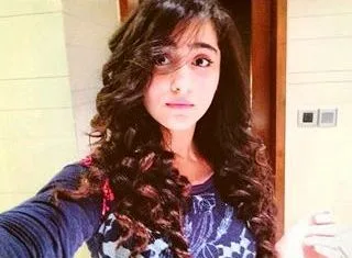 Diana Khan Hot Bikini Images, Gallery, Photos, Pics, Stills