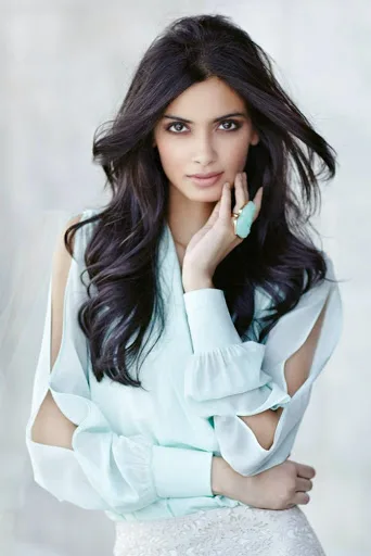 Diana-Penty-Hot-Bikini-Images