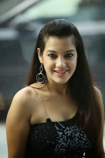 Diksha Panth Hot Bra Photo Gallery