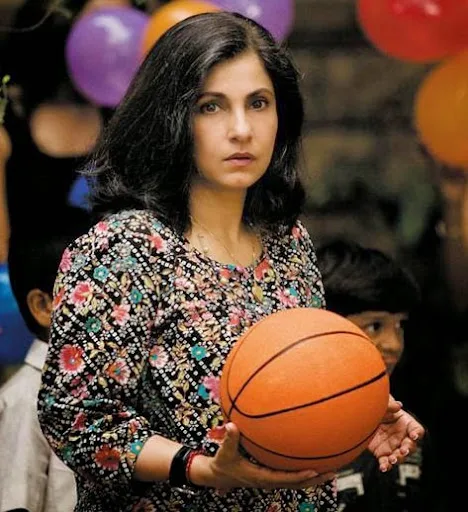 Dimple Kapadia Hot Sexy Bikini Pictures