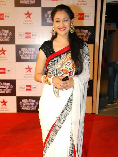 Disha-Vakani-Hot-Bikini-Wallpaper