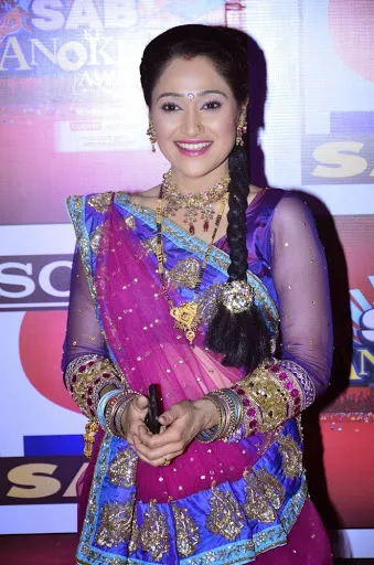 Disha-Vakani-hot-Bra-Images