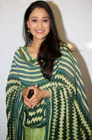 Disha-Vakani-hot-Images